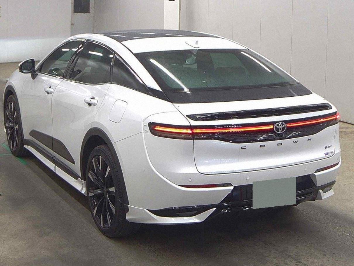 2025 Toyota Crown Crossover RS 4WD, photo 3