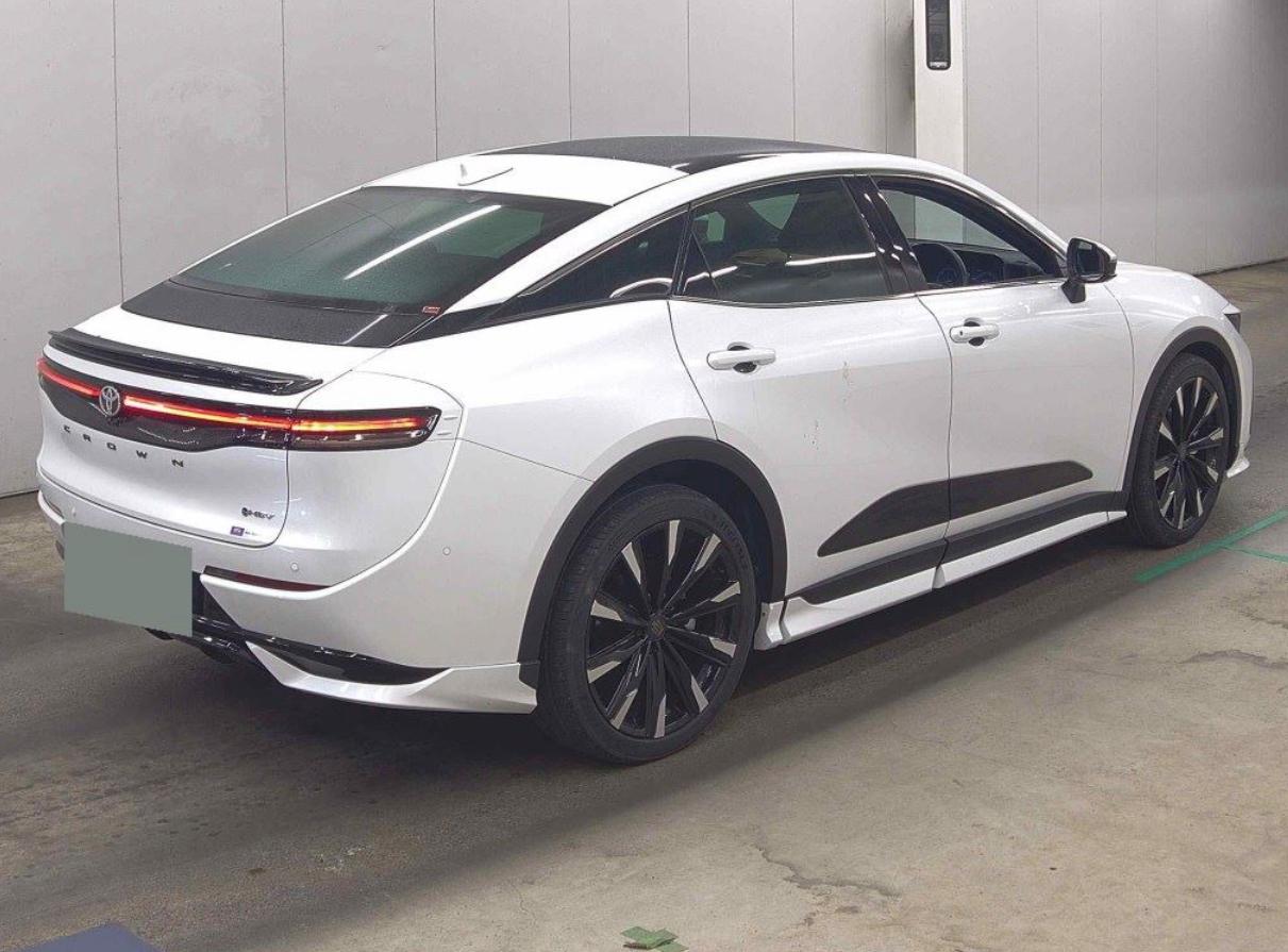 2025 Toyota Crown Crossover RS 4WD, photo 4