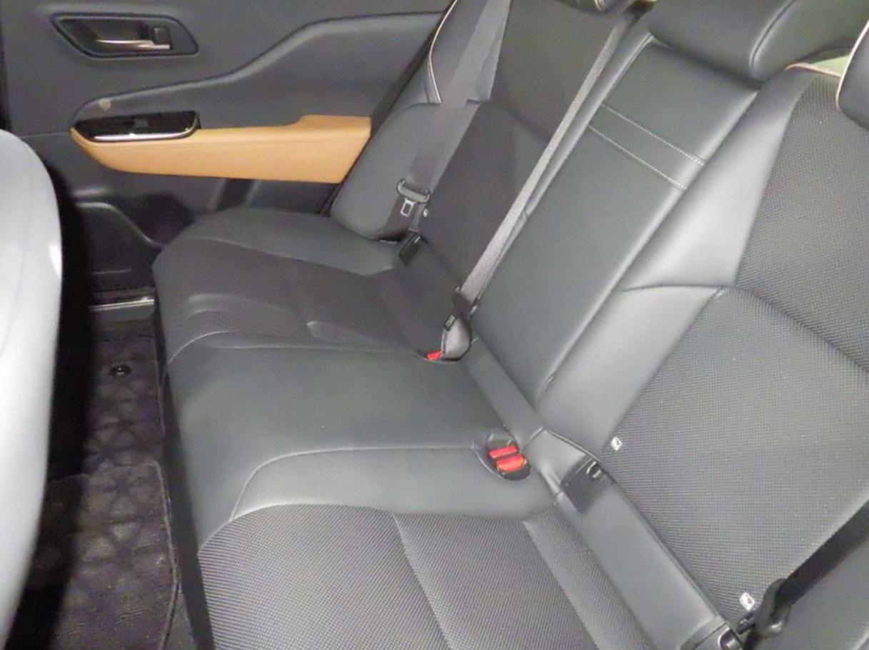 2025 Toyota Crown Crossover RS 4WD, photo 6