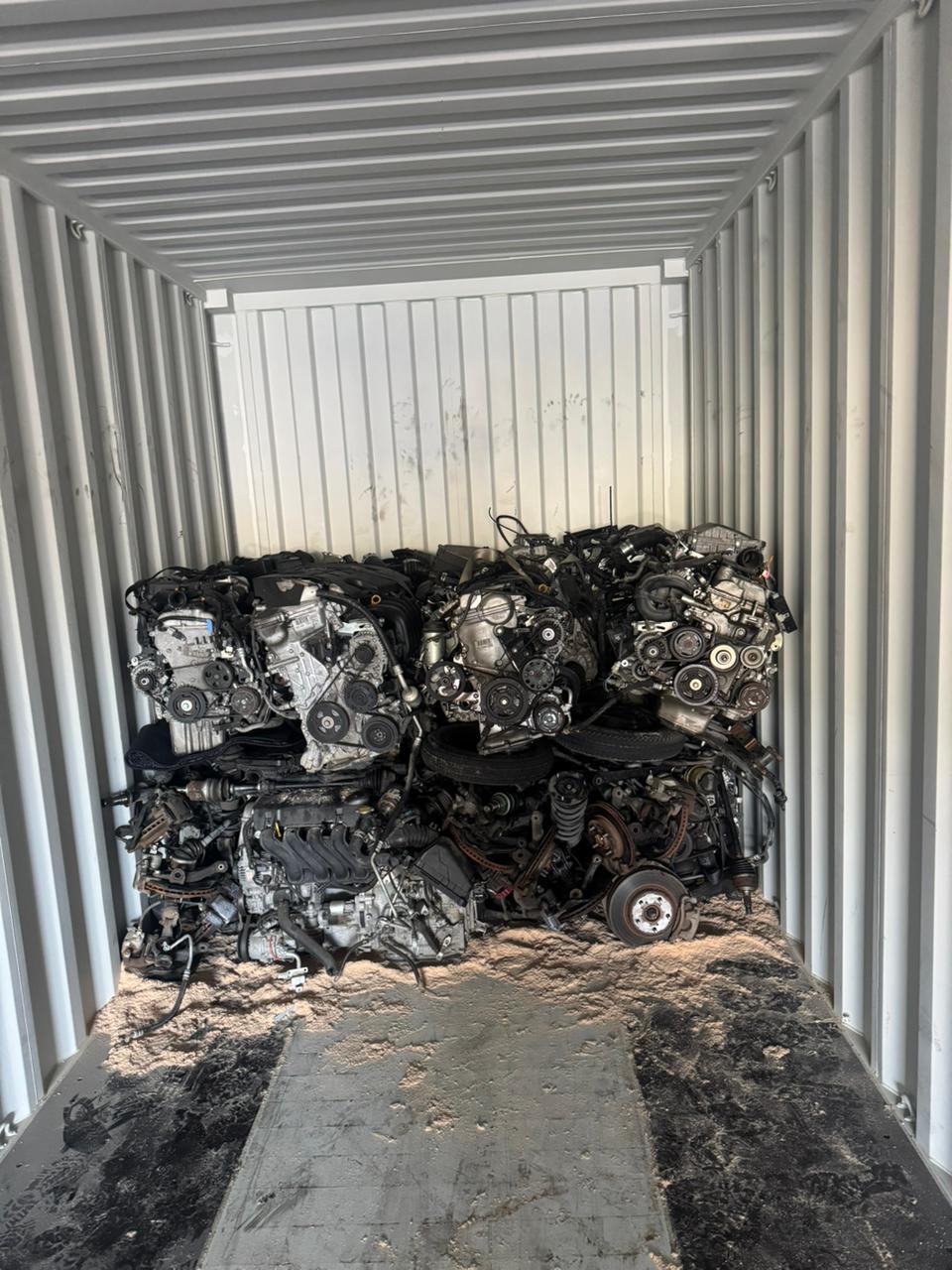 Engine row, uniform stacking on hardwood shavings