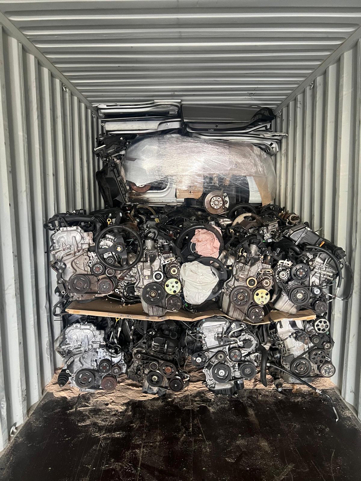 Cardboard separator between engine tiers, paint protection