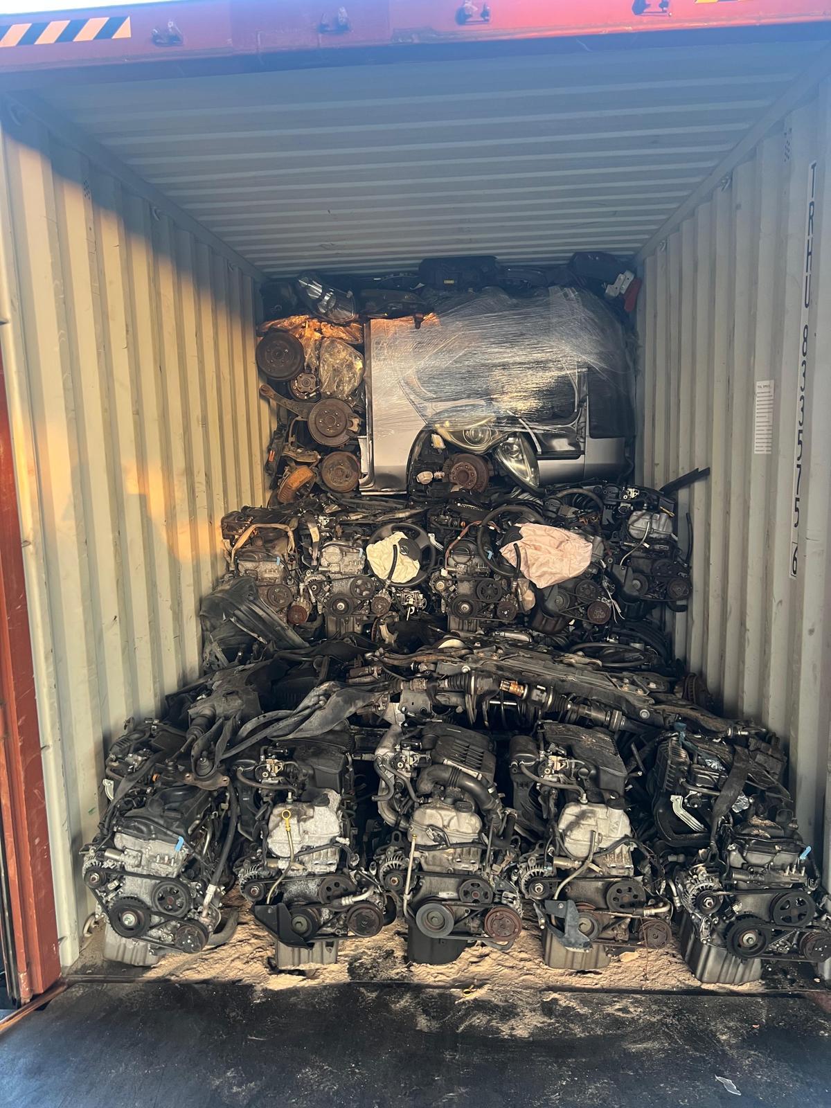 TRHU 833575 6, three-tier engine and body load